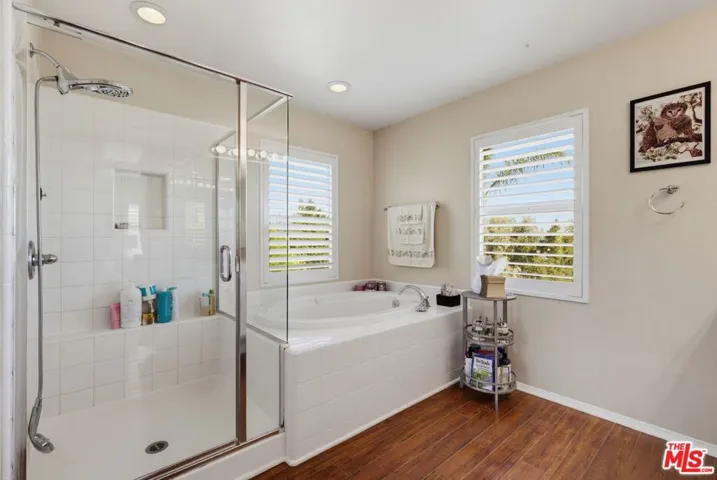 28937 Mirada Circulo, Valencia, California 91354
