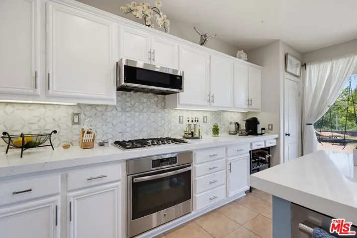 28937 Mirada Circulo, Valencia, California 91354