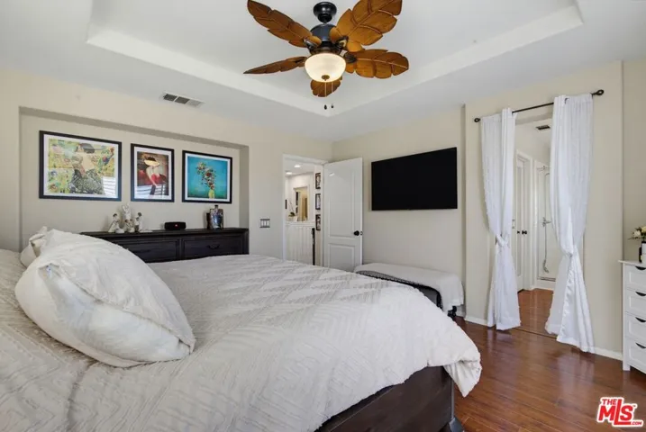 28937 Mirada Circulo, Valencia, California 91354