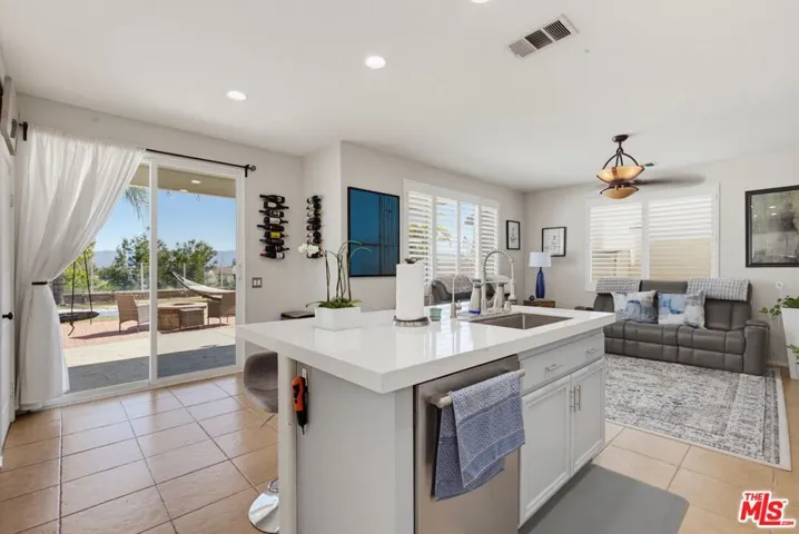 28937 Mirada Circulo, Valencia, California 91354