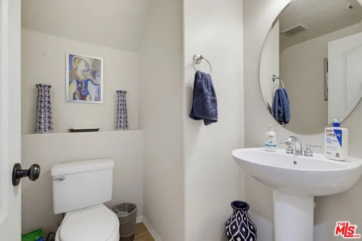 28937 Mirada Circulo, Valencia, California 91354