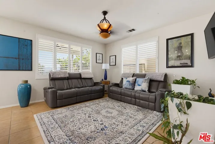 28937 Mirada Circulo, Valencia, California 91354