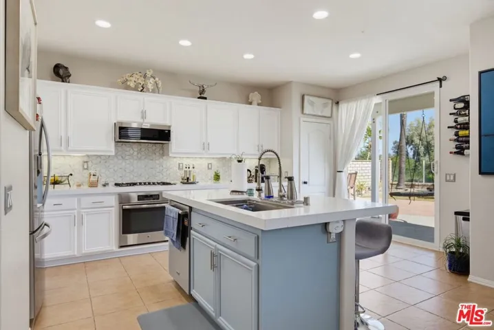 28937 Mirada Circulo, Valencia, California 91354