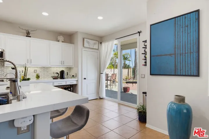 28937 Mirada Circulo, Valencia, California 91354