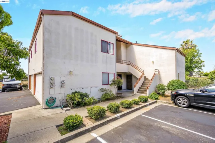27949 Thornton Ct 1b, Hayward, California 94544