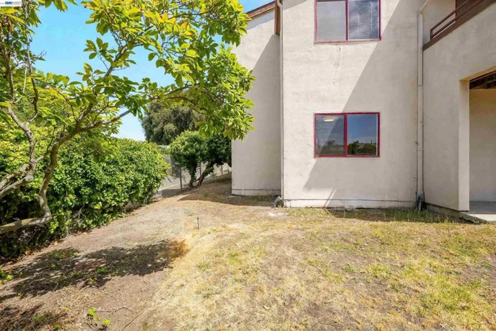 27949 Thornton Ct 1b, Hayward, California 94544