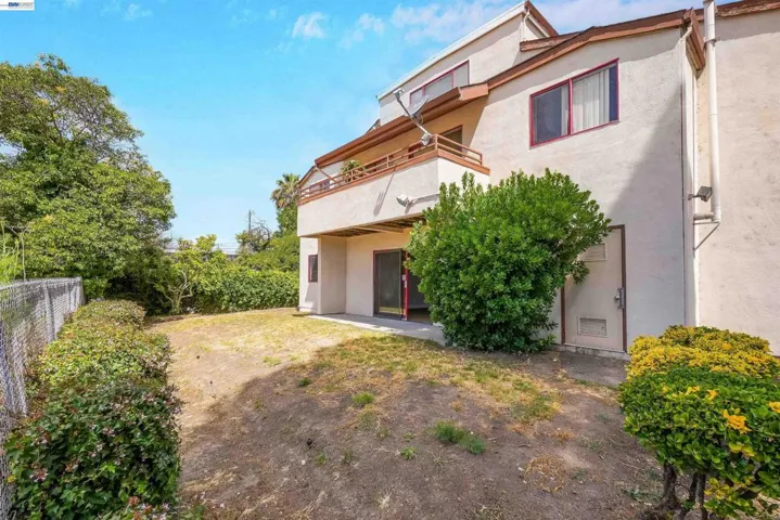 27949 Thornton Ct 1b, Hayward, California 94544