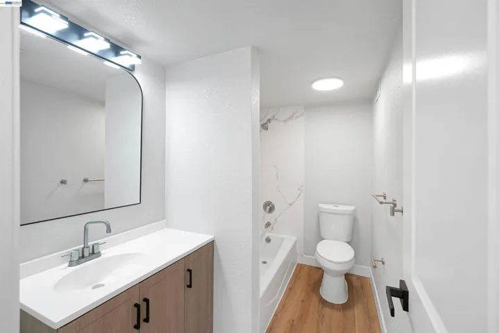 27949 Thornton Ct 1b, Hayward, California 94544