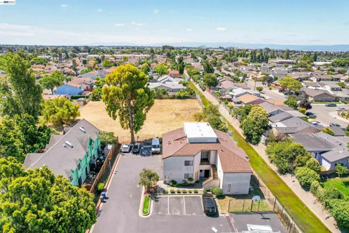 27949 Thornton Ct 1b, Hayward, California 94544