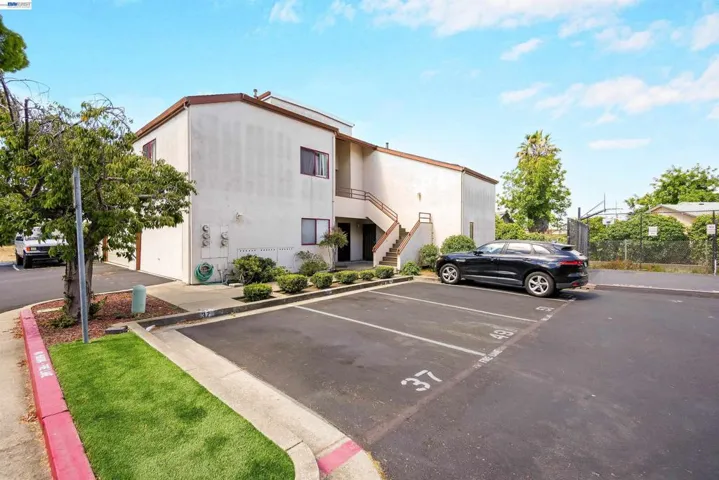 27949 Thornton Ct 1b, Hayward, California 94544