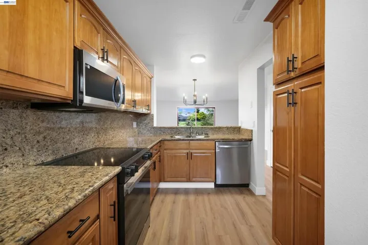 27949 Thornton Ct 1b, Hayward, California 94544