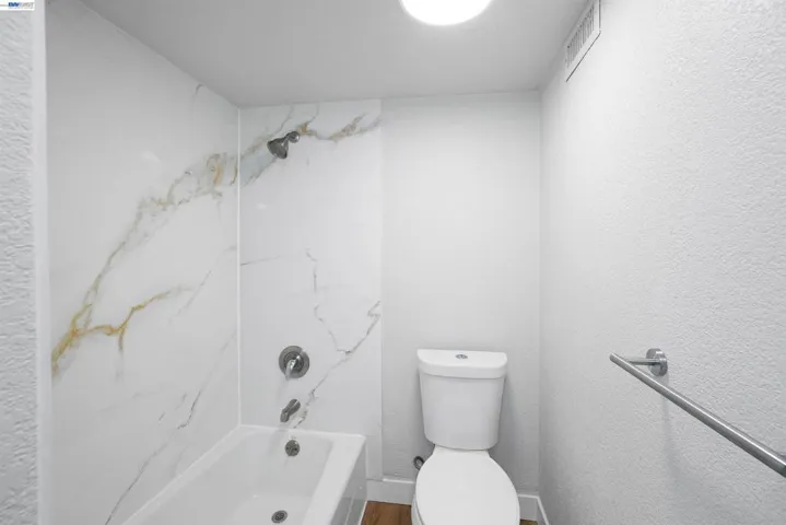 27949 Thornton Ct 1b, Hayward, California 94544