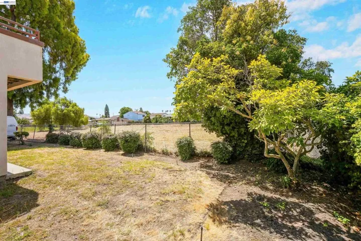 27949 Thornton Ct 1b, Hayward, California 94544