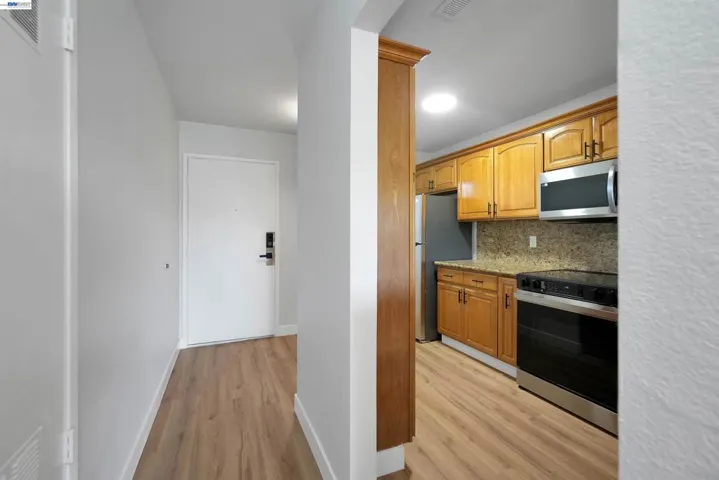 27949 Thornton Ct 1b, Hayward, California 94544