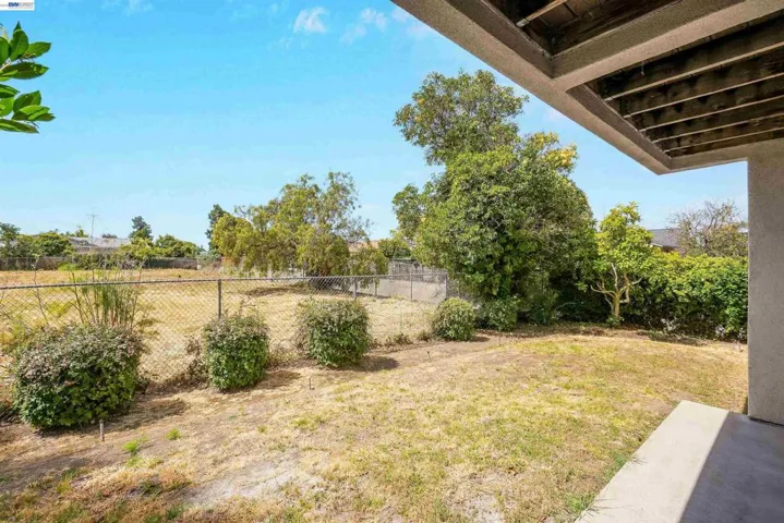 27949 Thornton Ct 1b, Hayward, California 94544