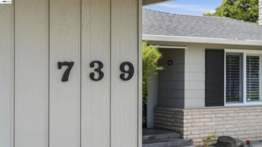 739 Bellarmine Dr, Salinas, California 93901