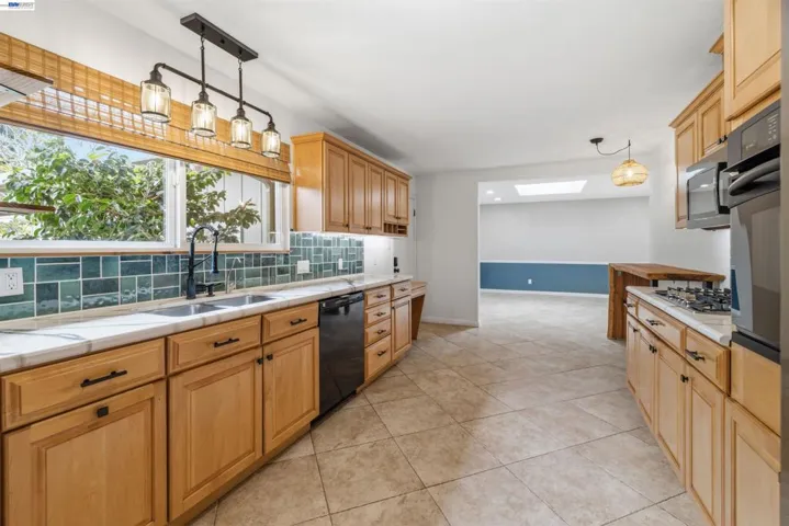 739 Bellarmine Dr, Salinas, California 93901