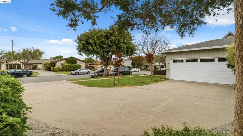 739 Bellarmine Dr, Salinas, California 93901