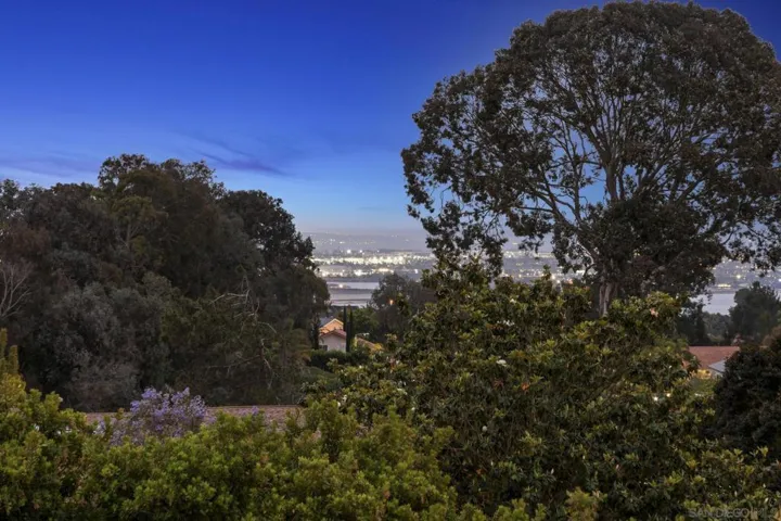 2207 Caminito Cabala, La Jolla, California 92037
