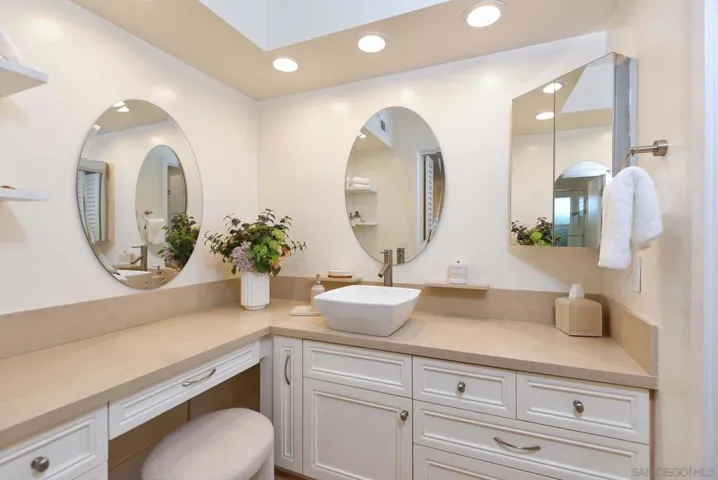 2207 Caminito Cabala, La Jolla, California 92037