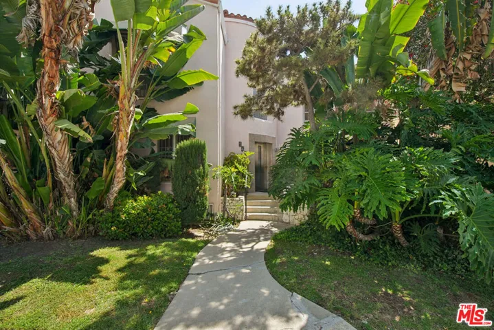 140 S Elm Drive 1, Beverly Hills, California 90212