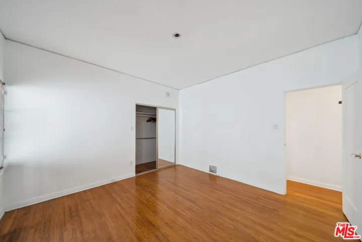 140 S Elm Drive 1, Beverly Hills, California 90212