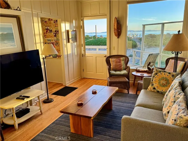 539 Sand Point, Carpinteria, California 93013