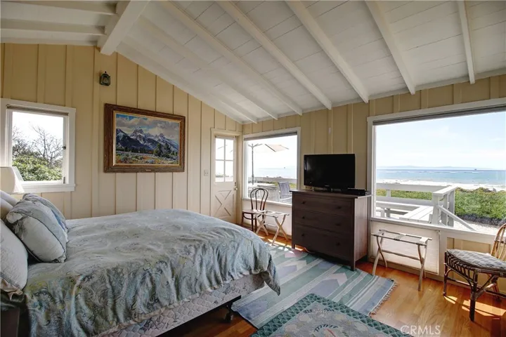 539 Sand Point, Carpinteria, California 93013