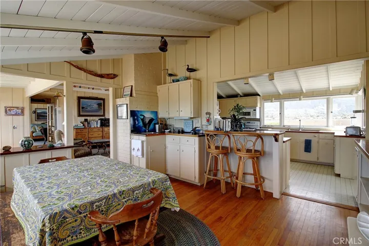 539 Sand Point, Carpinteria, California 93013