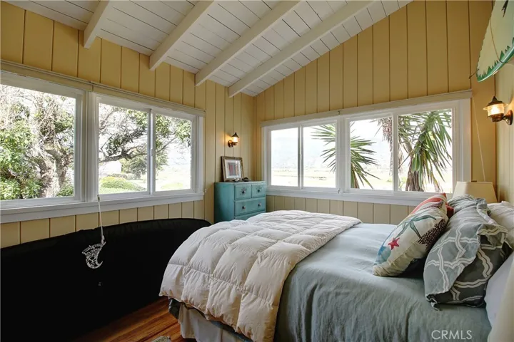 539 Sand Point, Carpinteria, California 93013