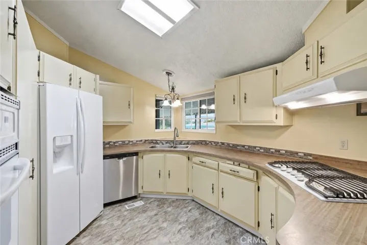 Kitchen (Virtually Edited)