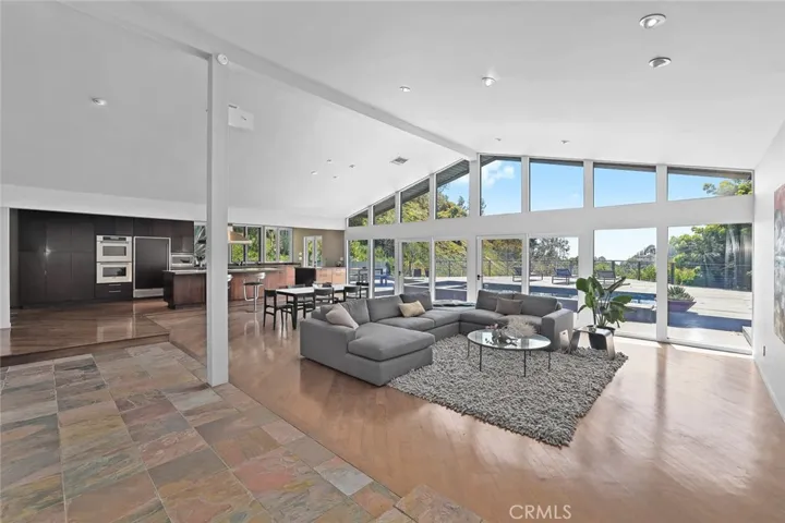 2420 Bowmont Drive, Beverly Hills, California 90210