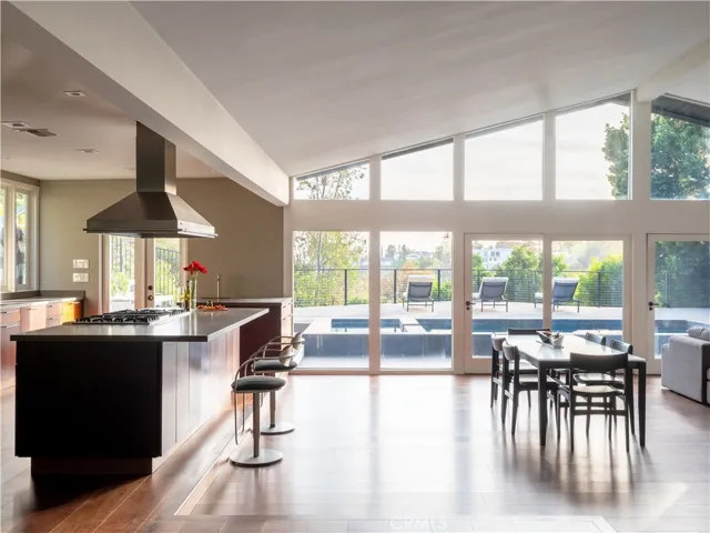 2420 Bowmont Drive, Beverly Hills, California 90210