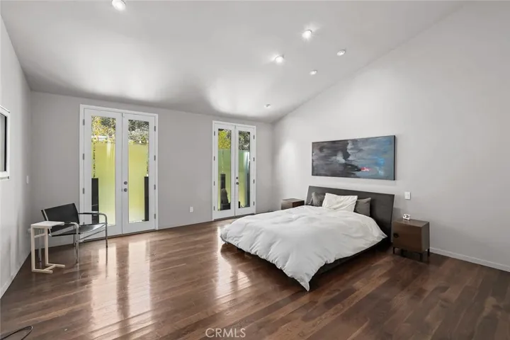 2420 Bowmont Drive, Beverly Hills, California 90210