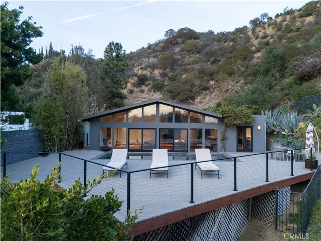 2420 Bowmont Drive, Beverly Hills, California 90210