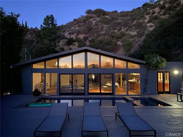 2420 Bowmont Drive, Beverly Hills, California 90210