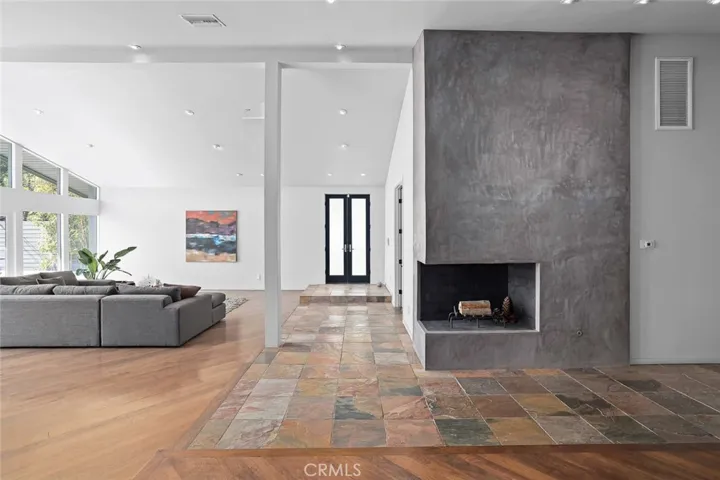 2420 Bowmont Drive, Beverly Hills, California 90210