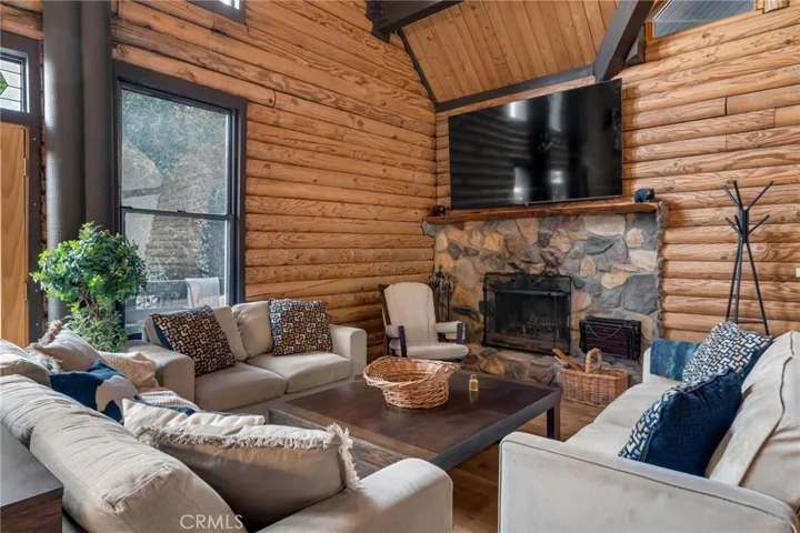 21775 Vista Road, Cedarpines Park, California 92322