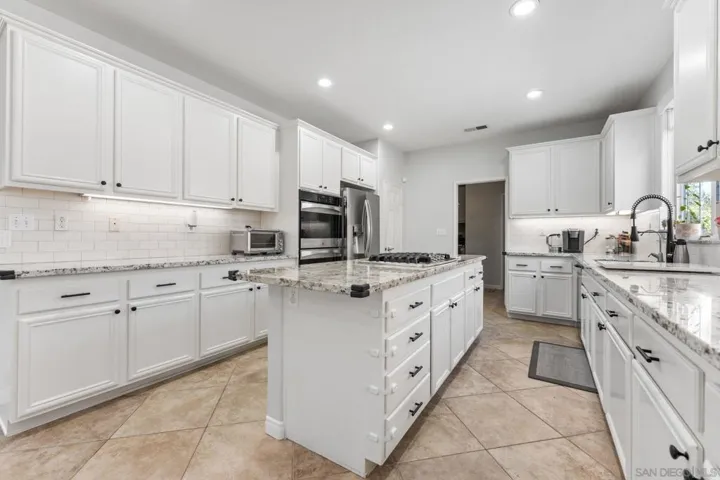 9305 Tiffany Park Pl, El Cajon, California 92021
