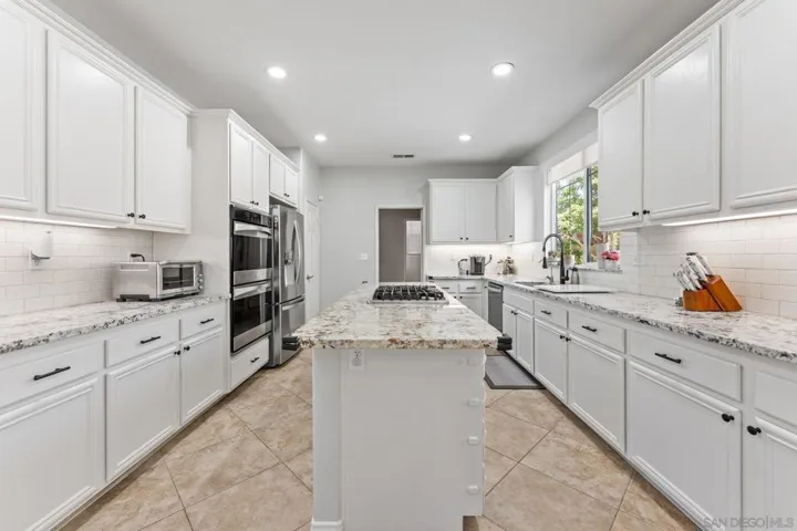 9305 Tiffany Park Pl, El Cajon, California 92021