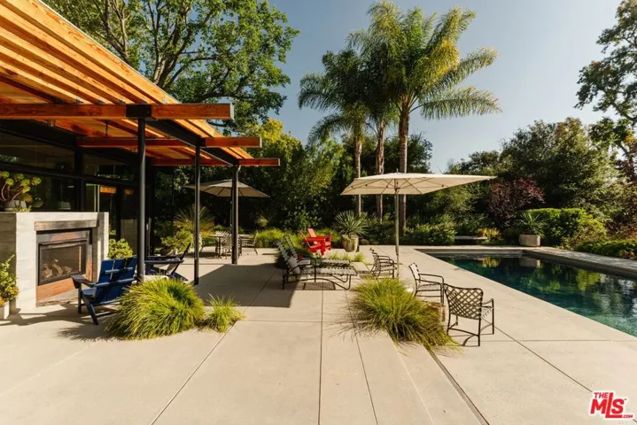 20605 Cheney Drive, Topanga, California 90290