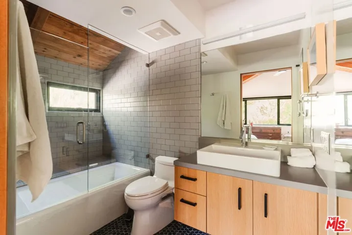 20605 Cheney Drive, Topanga, California 90290