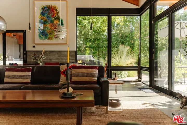 20605 Cheney Drive, Topanga, California 90290