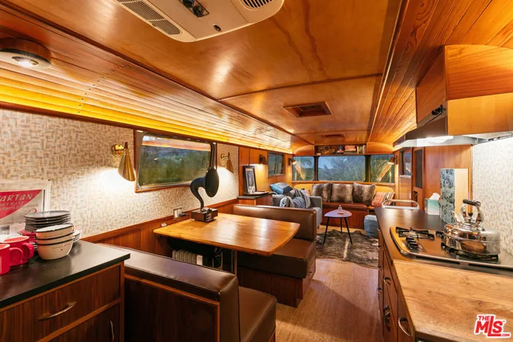 20605 Cheney Drive, Topanga, California 90290