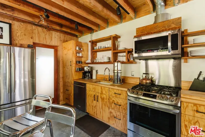 20605 Cheney Drive, Topanga, California 90290