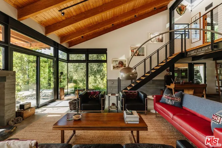 20605 Cheney Drive, Topanga, California 90290