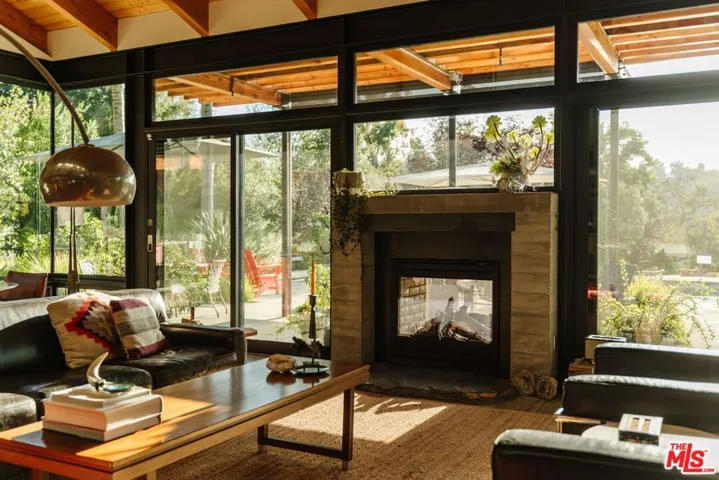 20605 Cheney Drive, Topanga, California 90290