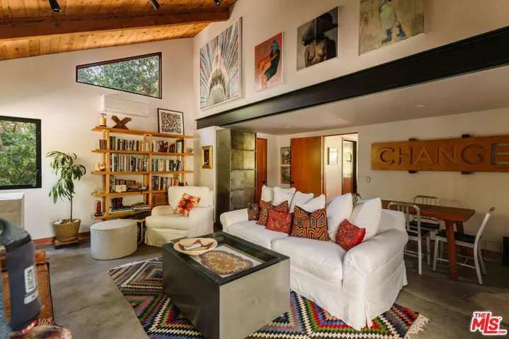 20605 Cheney Drive, Topanga, California 90290