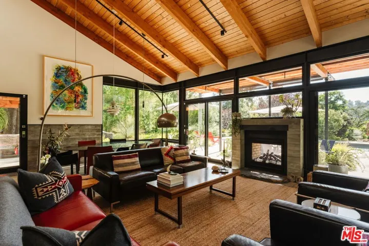 20605 Cheney Drive, Topanga, California 90290