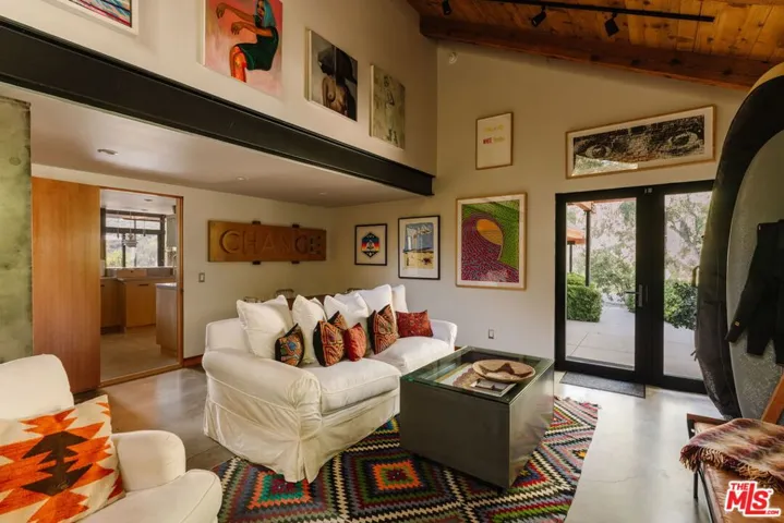20605 Cheney Drive, Topanga, California 90290